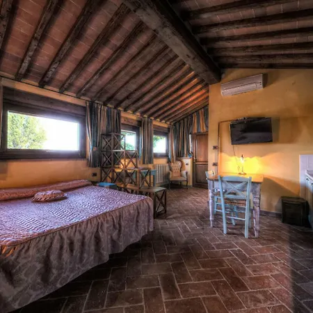 Colours And Scents From Tuscany Await You In This Wonderful טרנובה ברצ'וליני
