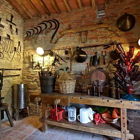 Colours And Scents From Tuscany Await You In This Wonderful בית נופש