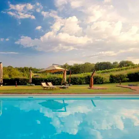 Colours And Scents From Tuscany Await You In This Wonderful טרנובה ברצ'וליני