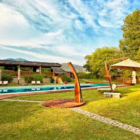 Colours And Scents From Tuscany Await You In This Wonderful טרנובה ברצ'וליני