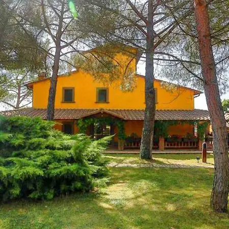 Colours And Scents From Tuscany Await You In This Wonderful טרנובה ברצ'וליני